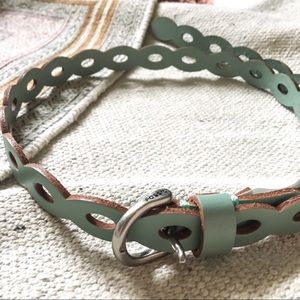 NWT✨ Fossil Scalloped Skinny Sea Glass Belt